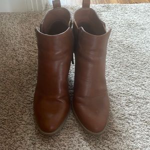 Universal threads leather bootie